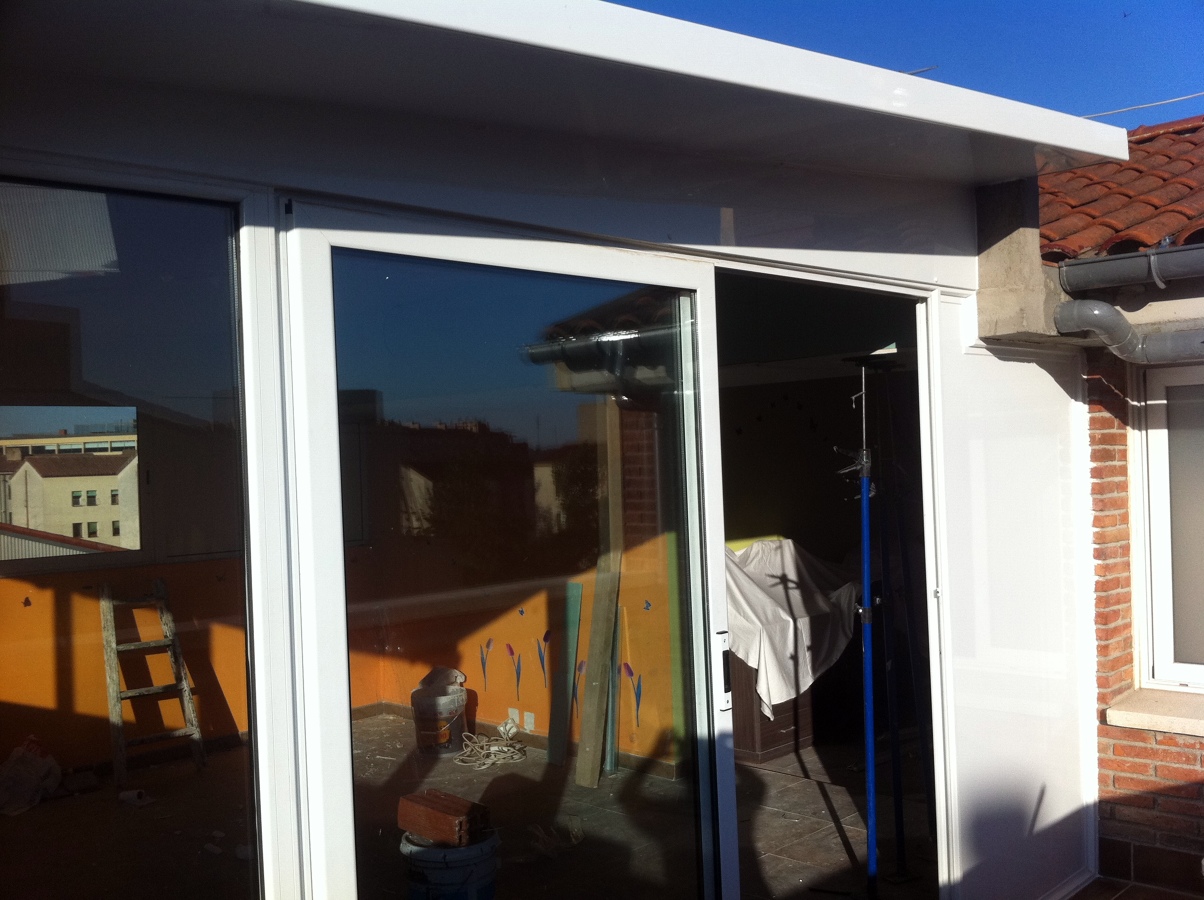 CERRAMIENTO Y TECHO EMBO