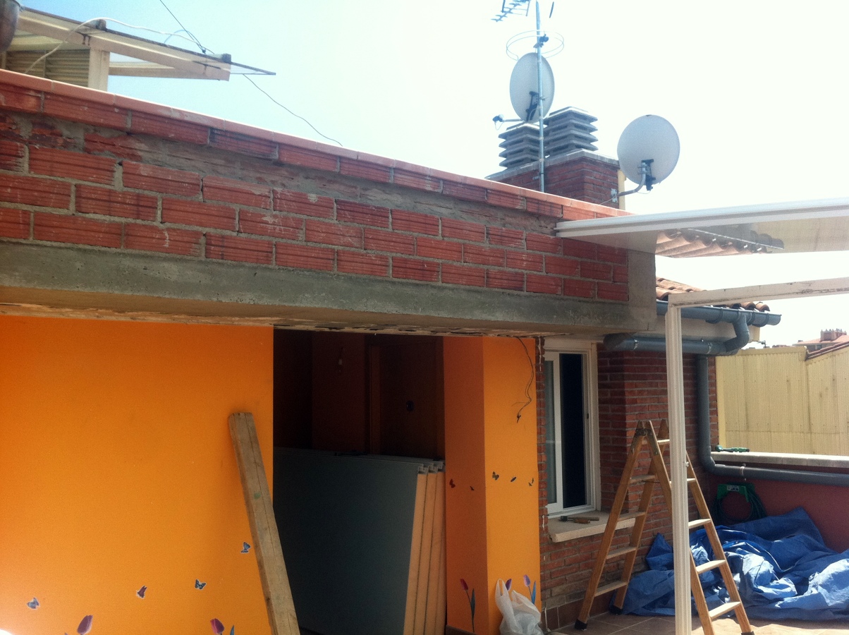 CERRAMIENTO Y TECHO EMBO