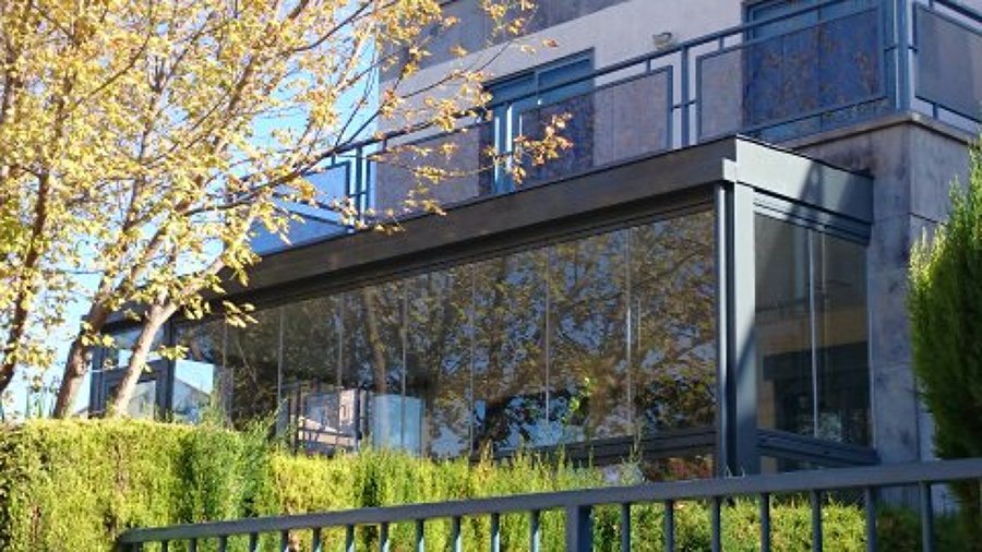 CERRAMIENTOS DESLIZANTES DE VIDRIO EN MONTECANAL