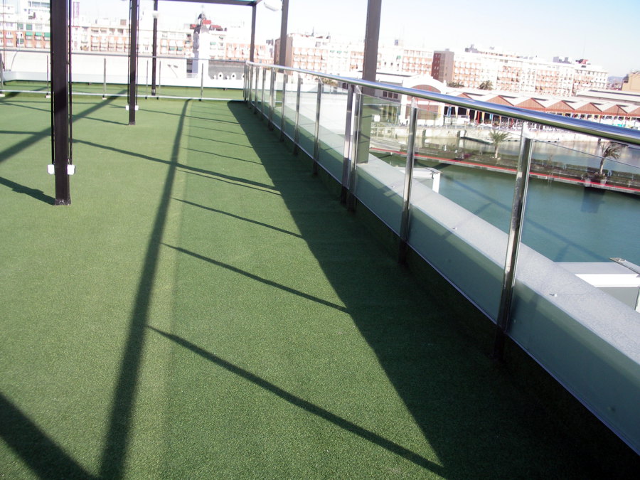 Césped artificial en solarium (Valencia)