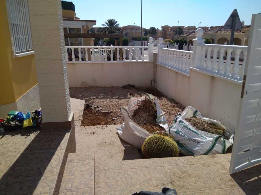 Alisado de terreno para instalar césped artificial