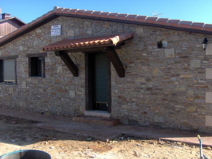 chalet de piedra  alcala