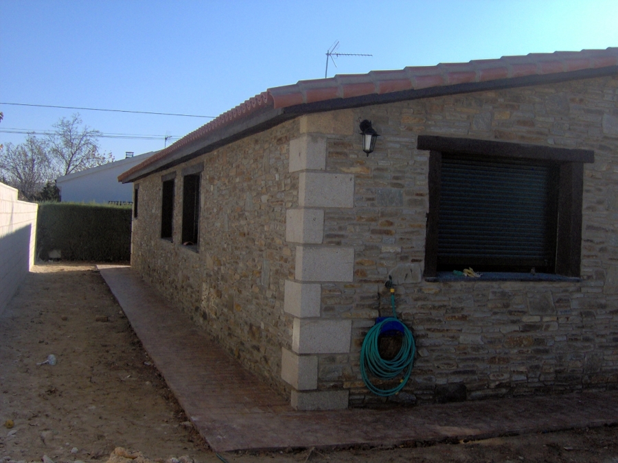 chalet de piedra alcala