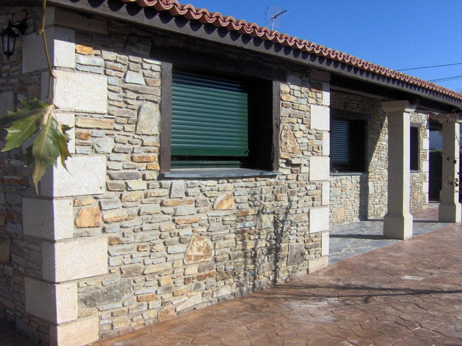 chalet de piedra alcala