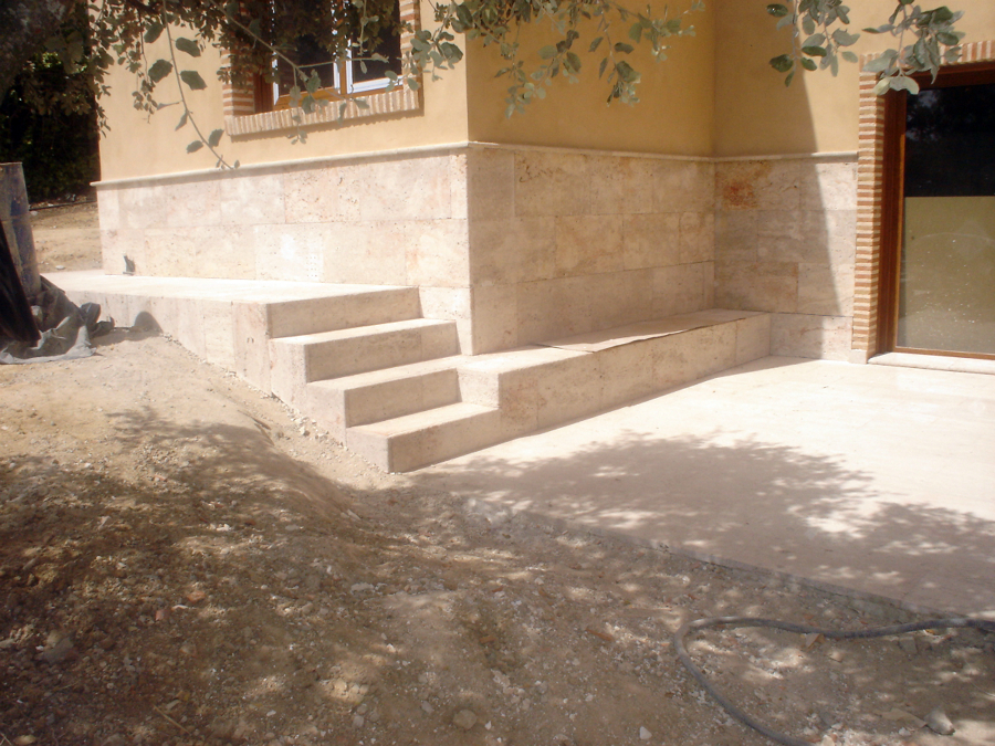 Chapado y escalera de piedra valdepeñas