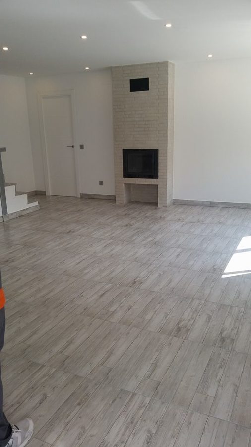 Reforma integral chalet, instalacion chimenea