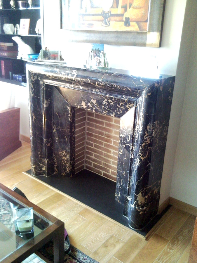 CHIMENEA DE MÁRMOL SIMULADA (DECORATIVA)