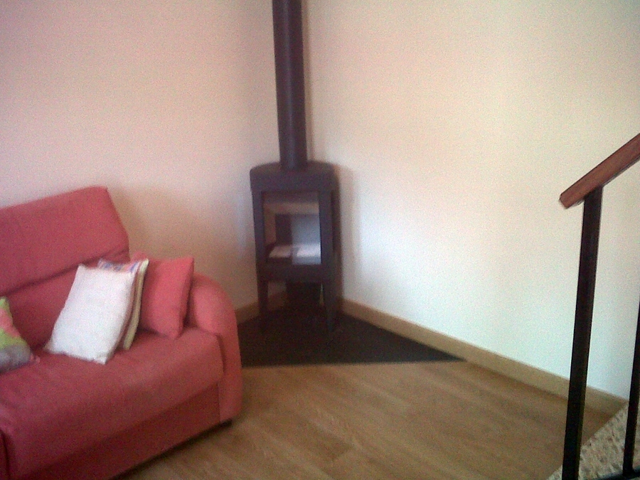 chimenea instalada de chapa hierro fundido a carbon