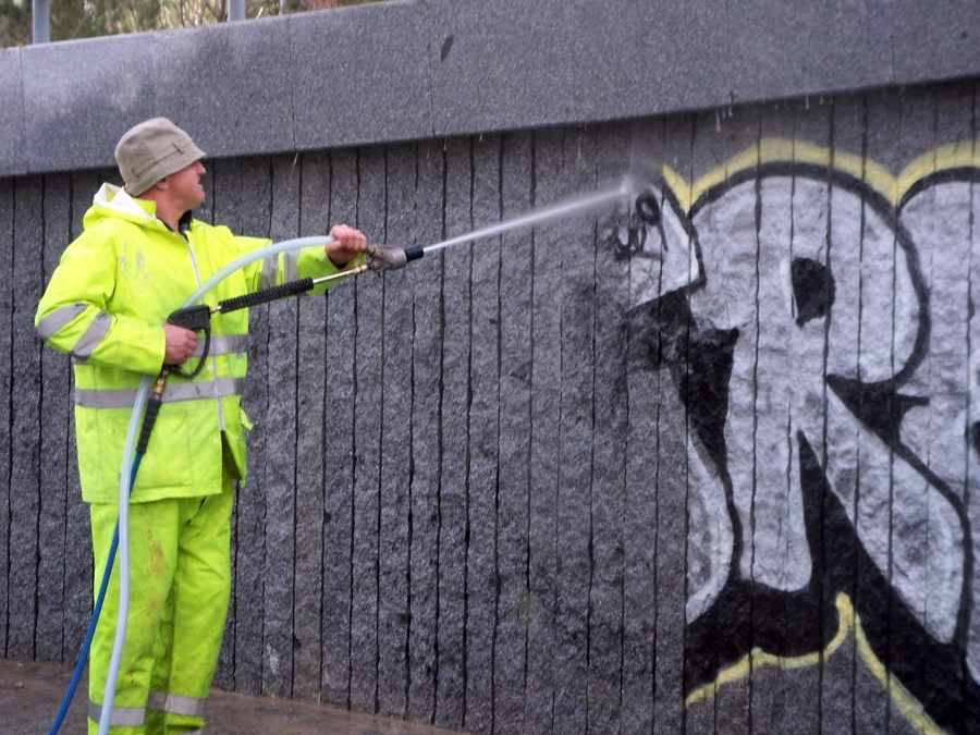 Chorreados de arena humeda.