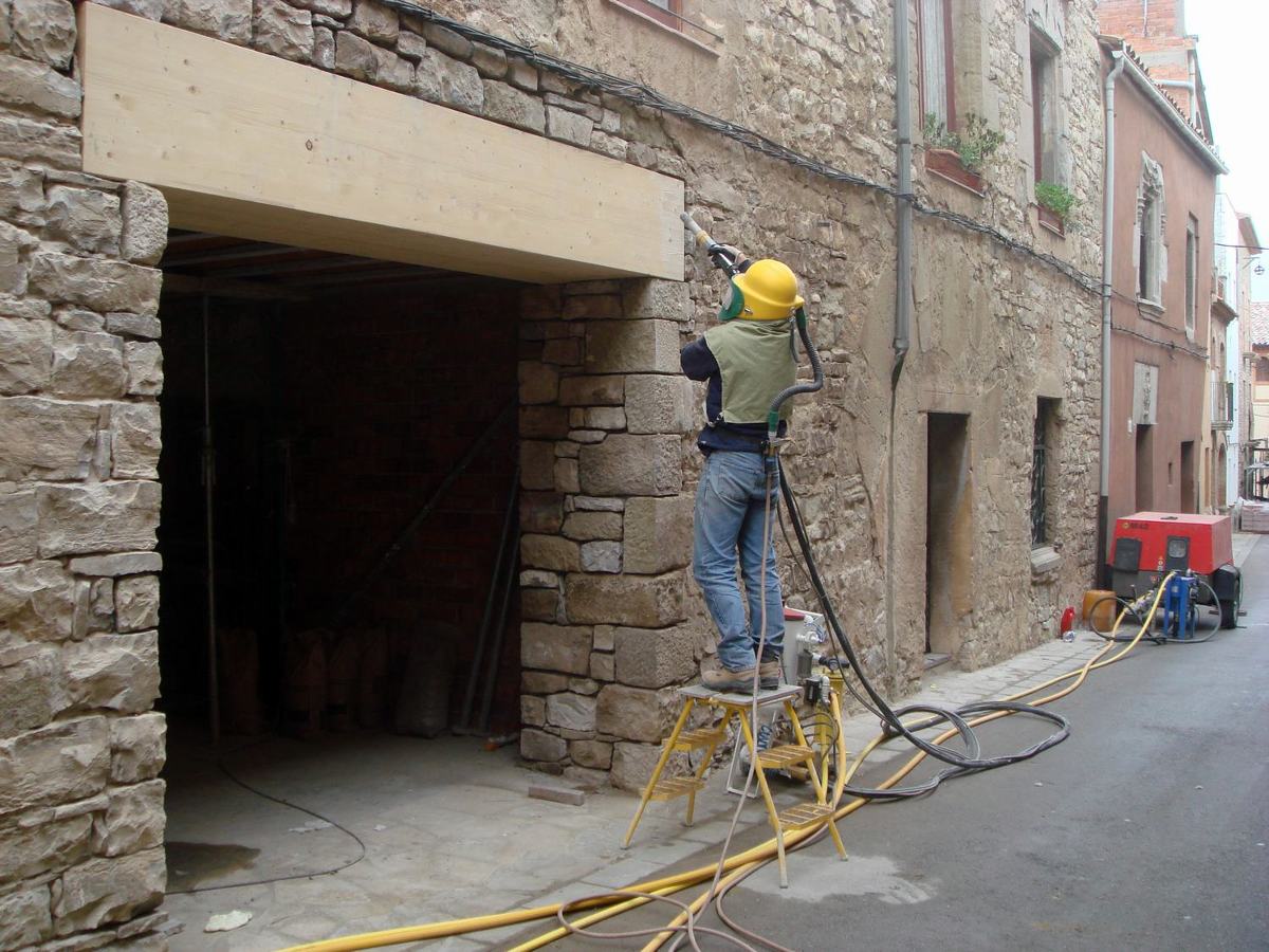 Chorreo de fachada de piedra