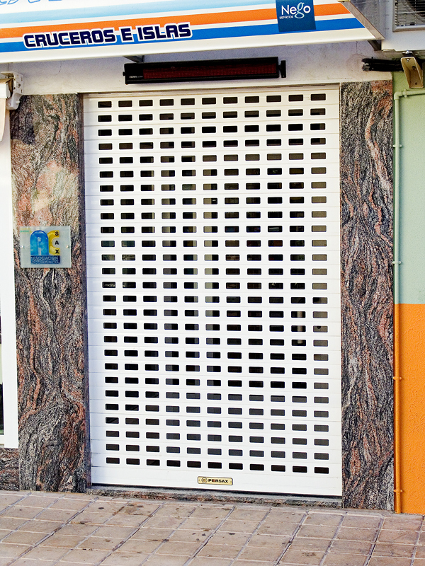 Cierre enrrollable establecimiento