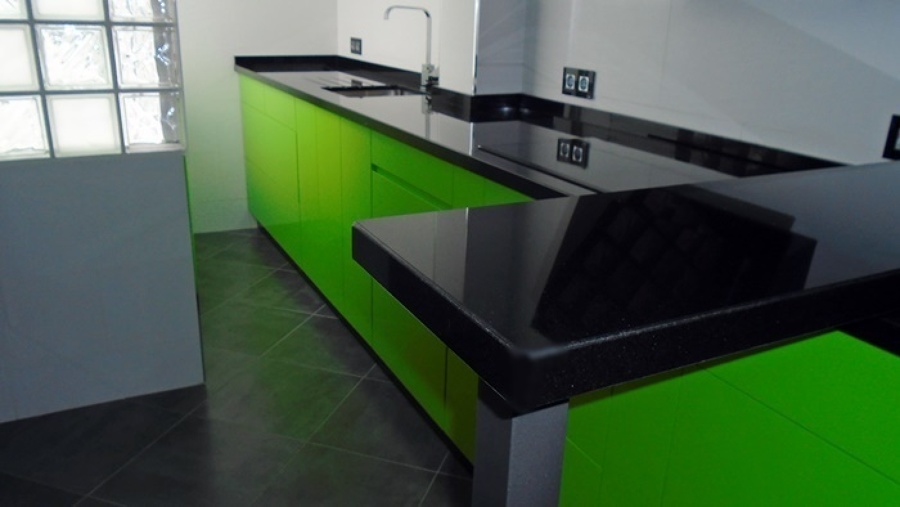 Cocina lacada en color