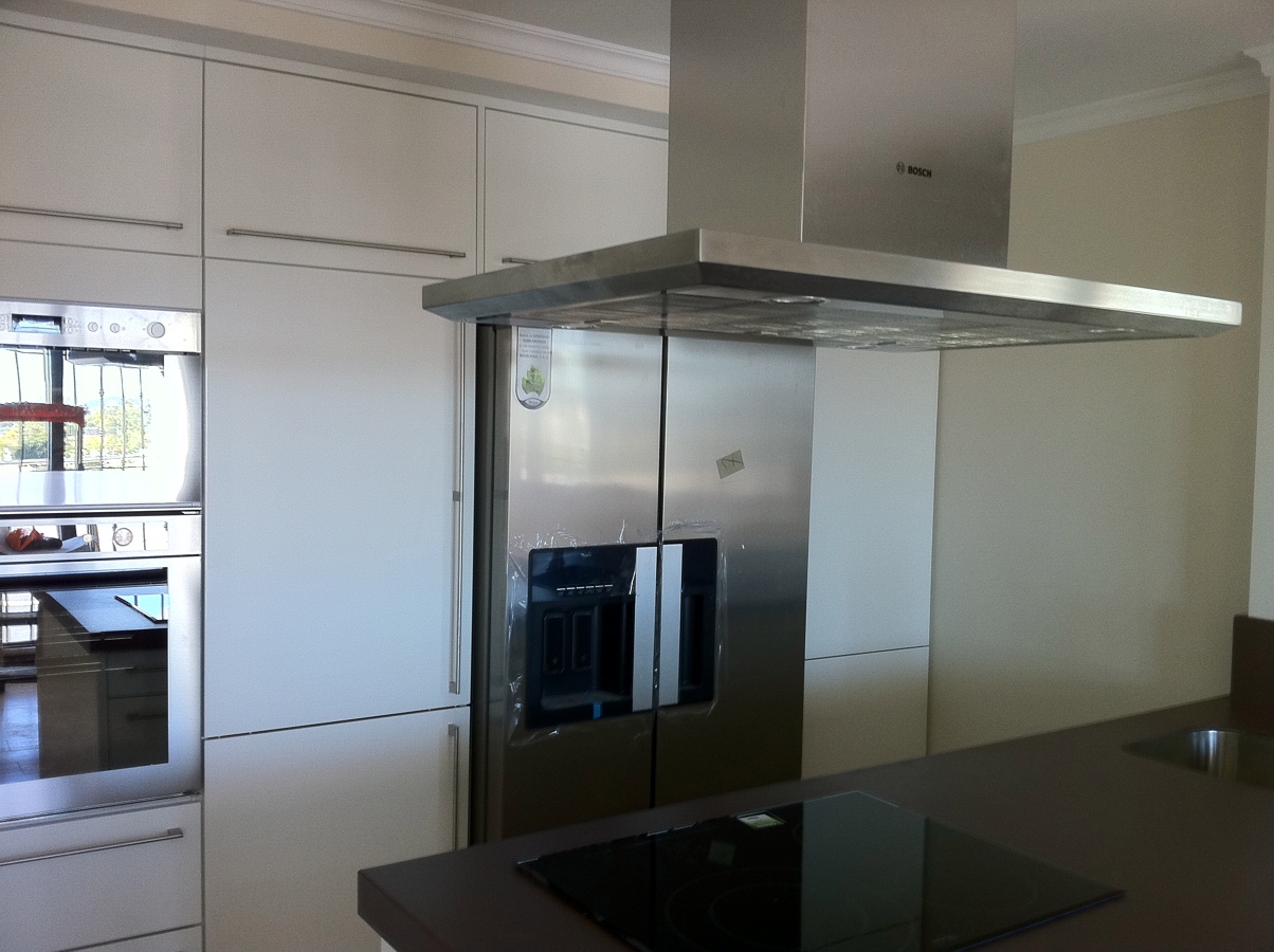 COCINA BLANCA ALTO BRILLO