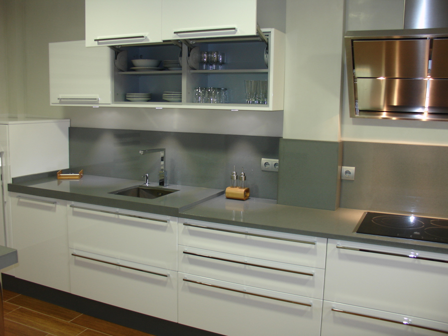 COCINA BLANCA Y GRIS