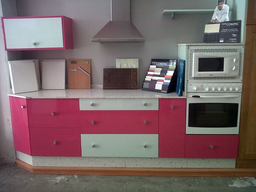 cocina con puertas de melamina