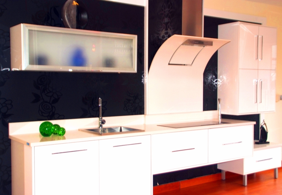 cocina de formica con muebles bajos especiales