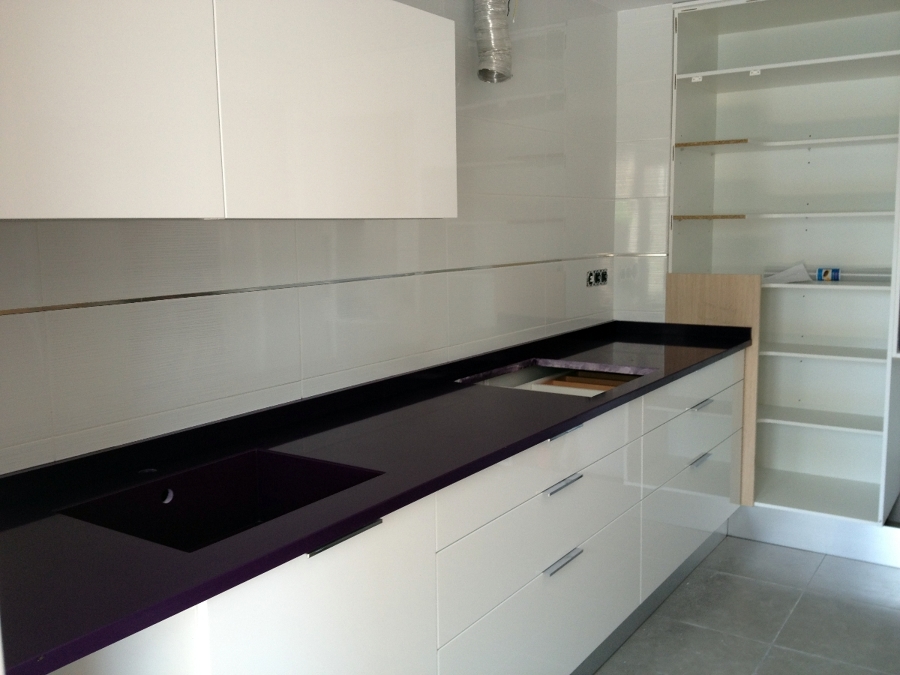 COCINA EN COMPAC LILA EN CANET DE BERENGUER