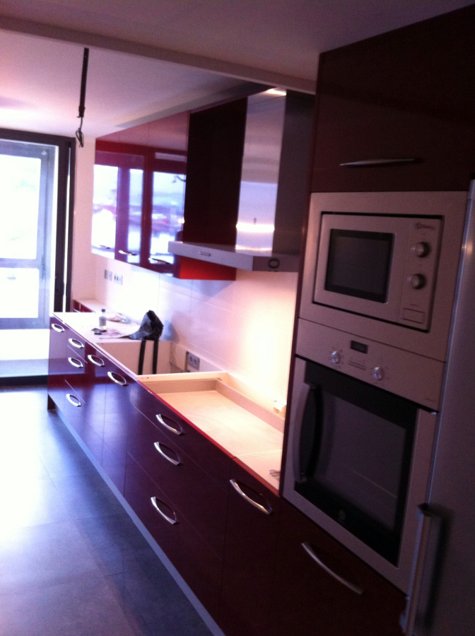 Cocina estratificado rojo