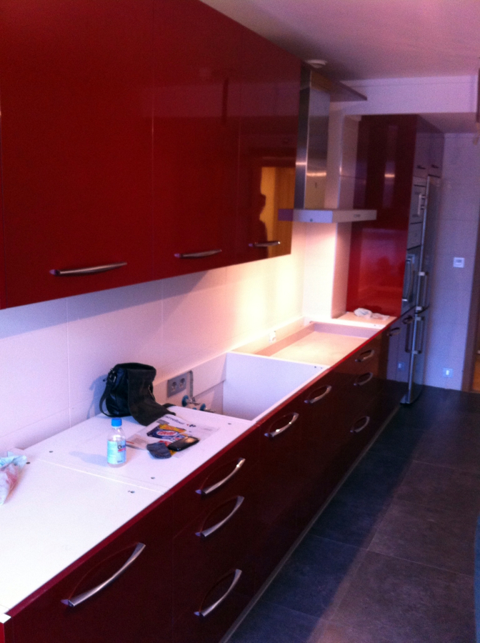 Cocina estratificado rojo