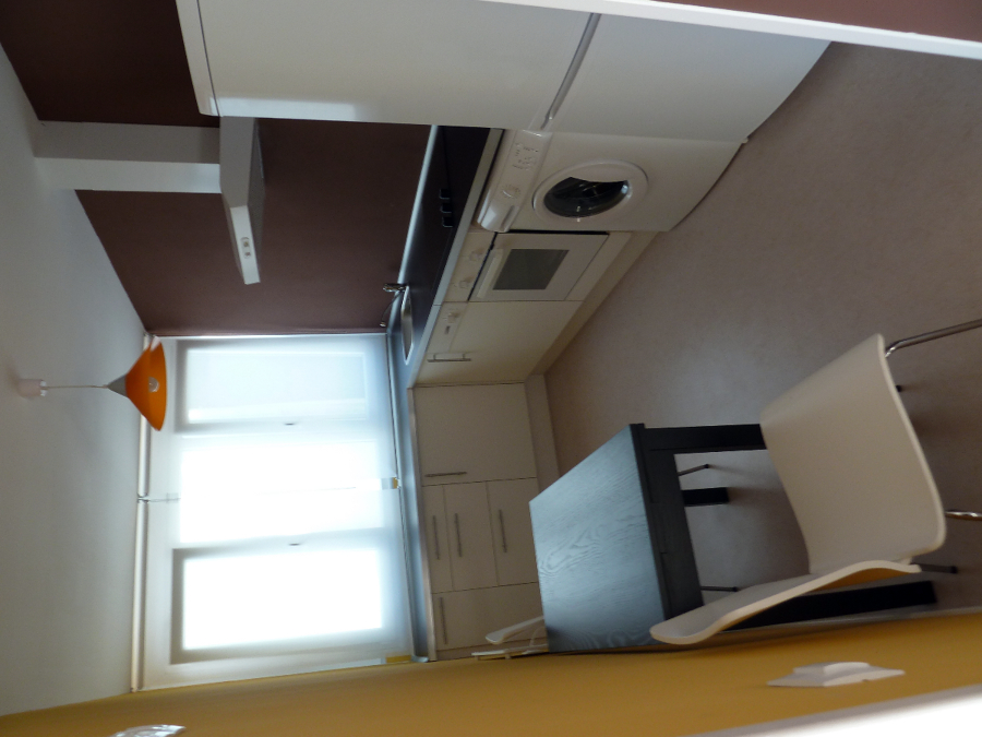 COCINA TOTALMENTE EQUIPADA