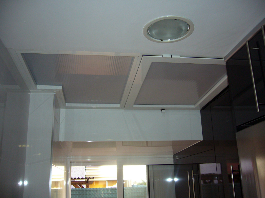 COCINAS RECONSTRUMAT S.L. TECHOS