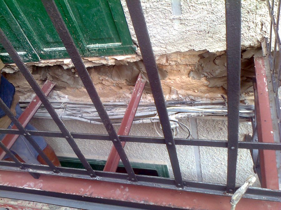 Col·locació de la nova estructura de soport.