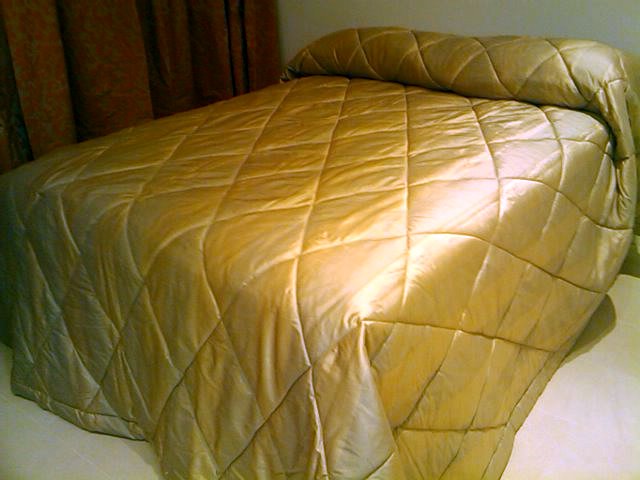 COLCHA EDREDON PESPUNTEADA A ROMBOS