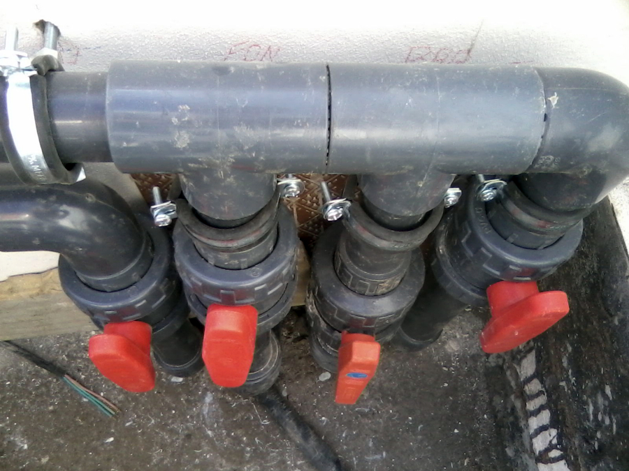 colector de llaves cuarto piscina