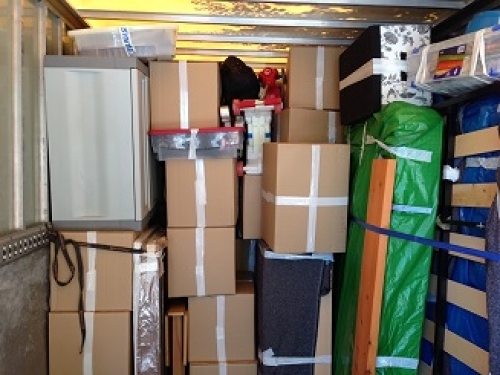 COLOCACION DE CAJAS MUEBLES EN EL CAMION