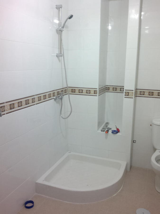 colocación de columna de ducha