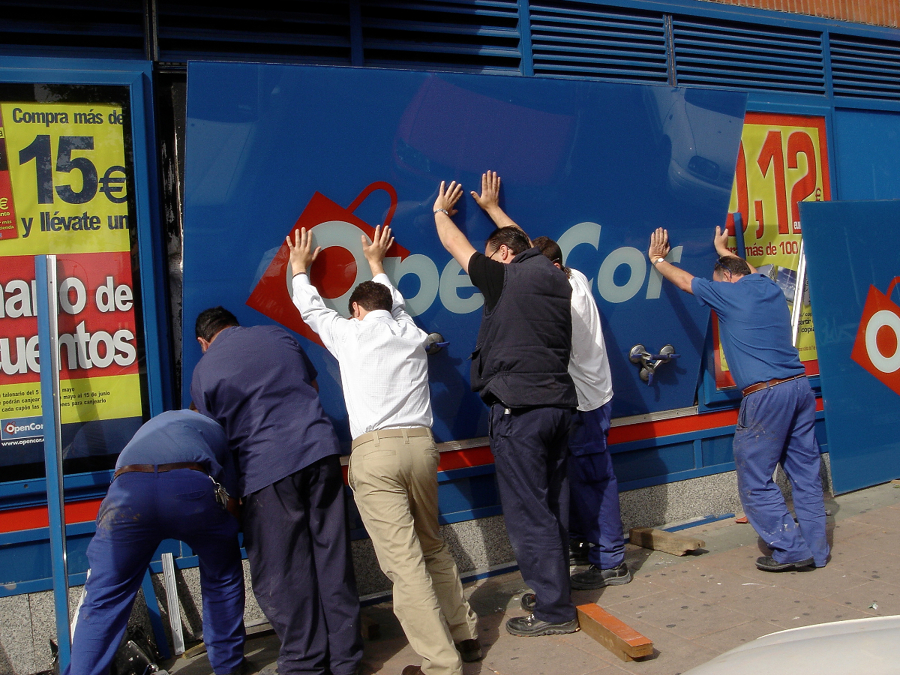 Colocación de escaparate de Opencor