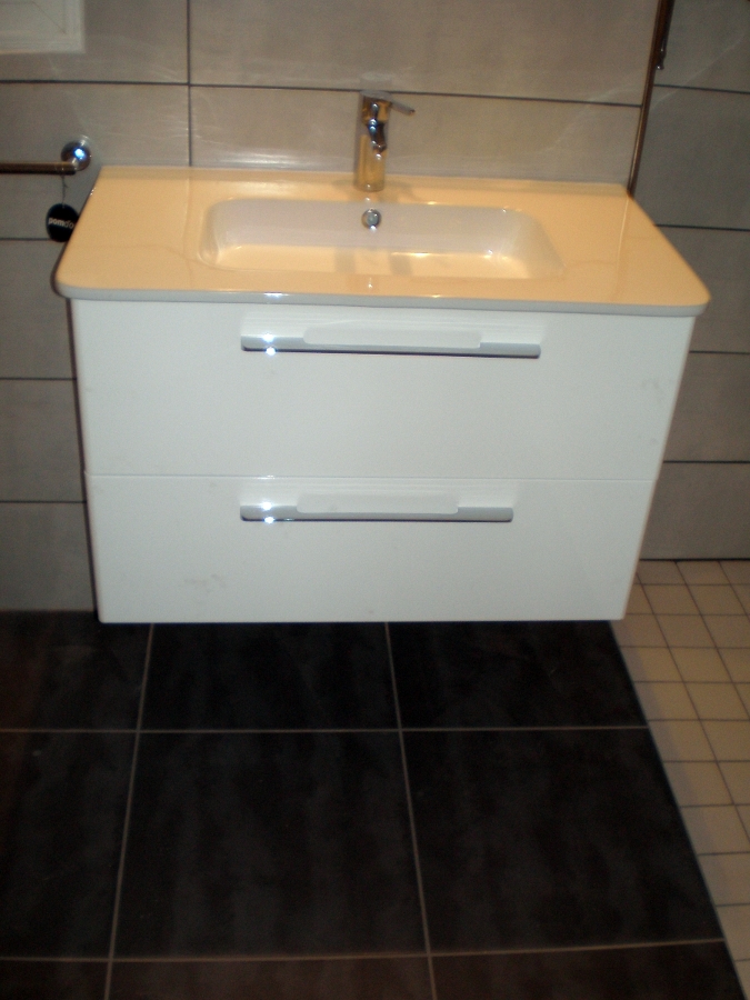 colocación de mueble aseo