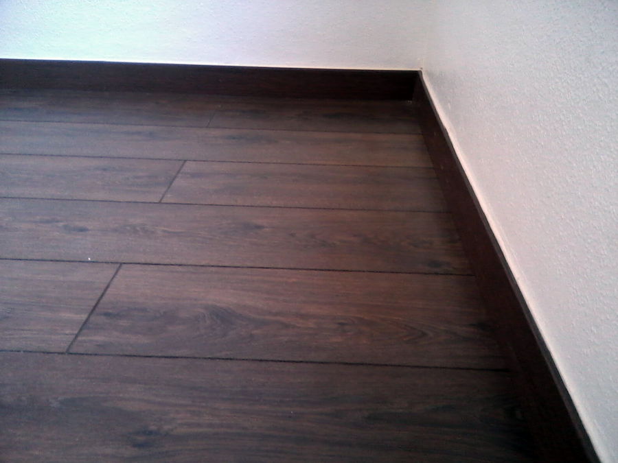 Colocacion de tarima flotante wengue biselada en Guardamar del segura (Alicante)