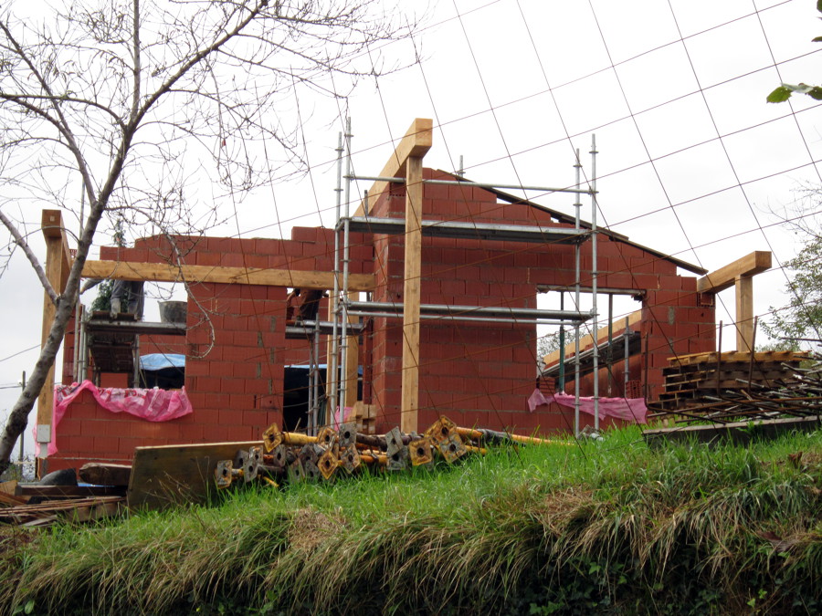 COLOCACION DE VIGAS Y PILARES MADERA