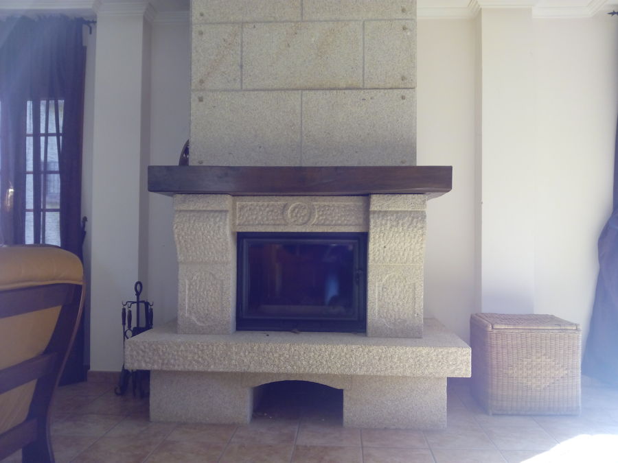 colocación piedra chimenea