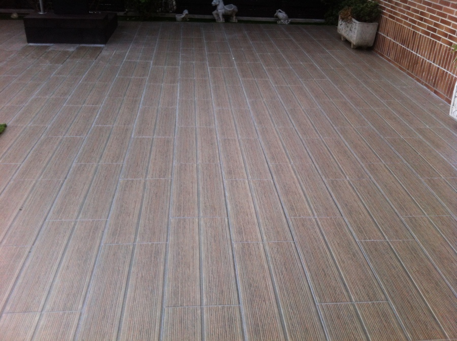 COLOCACION PORCELANICO JARDIN HUARTE