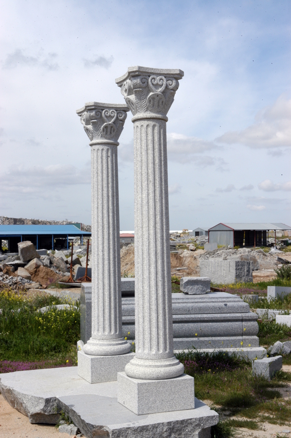 Columna de granito gris quintana