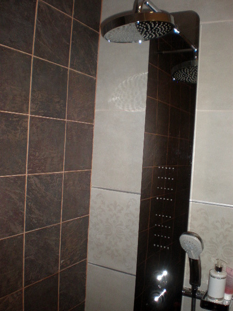 COLUMNA DE HIDROMASAJE-REFORMA DE BAÑO