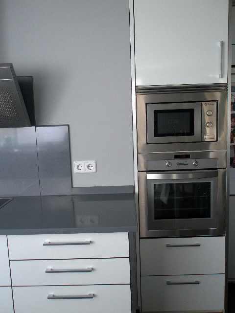 columna horna y microondas