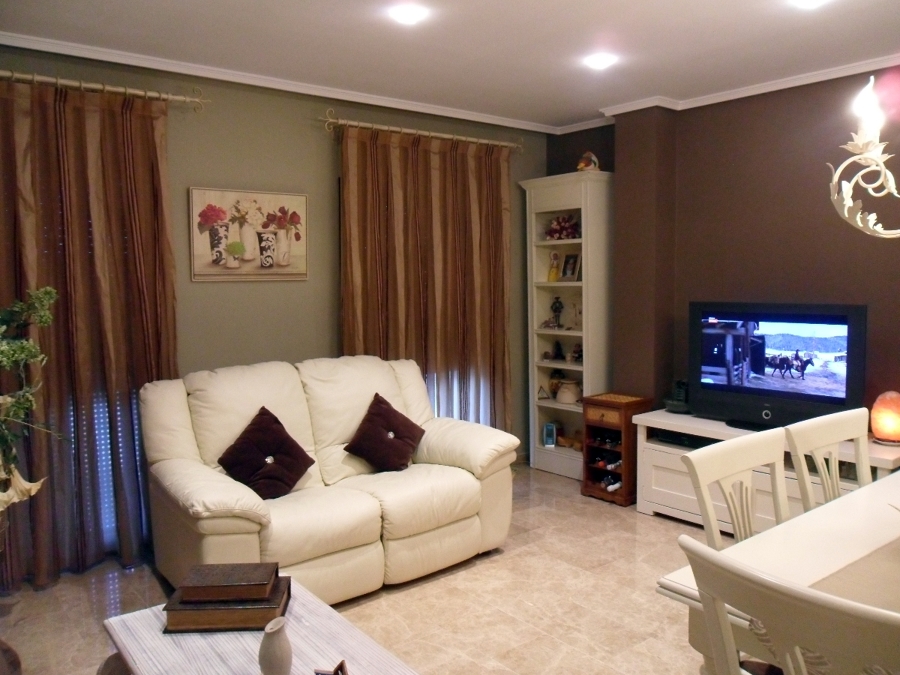 comedor chocolate con verde