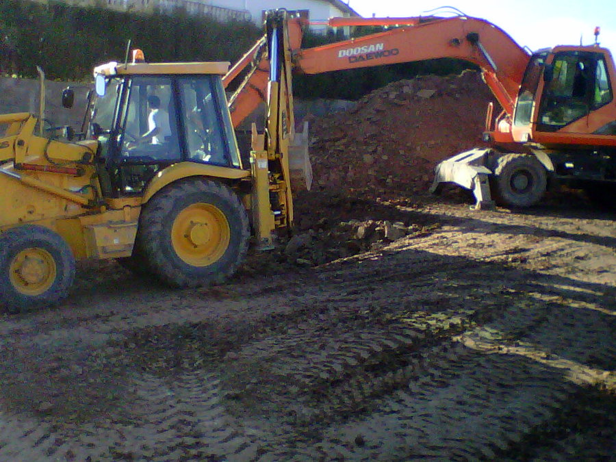 Començament de l'obra i Moviment de terres.