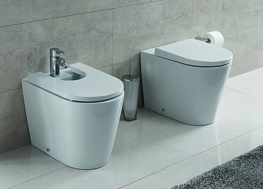 inodoro y bidet instalado