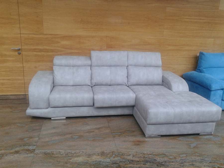 cómodo y confortable sofa