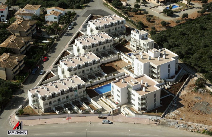 COMPLEJO RESIDENCIAL EN PORTOCOLOM