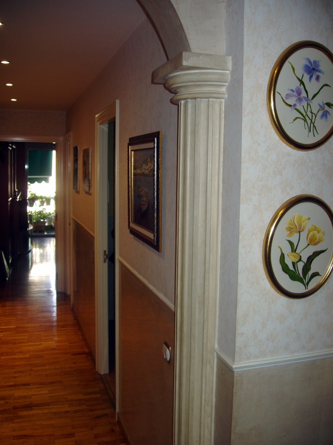 Composición Zócalo, Moldura, ornamento escayola y trapeado