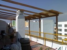 con chimenea incorporada