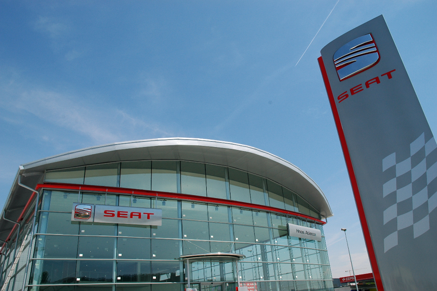 CONCESIONARIO AUTOMÓVILES