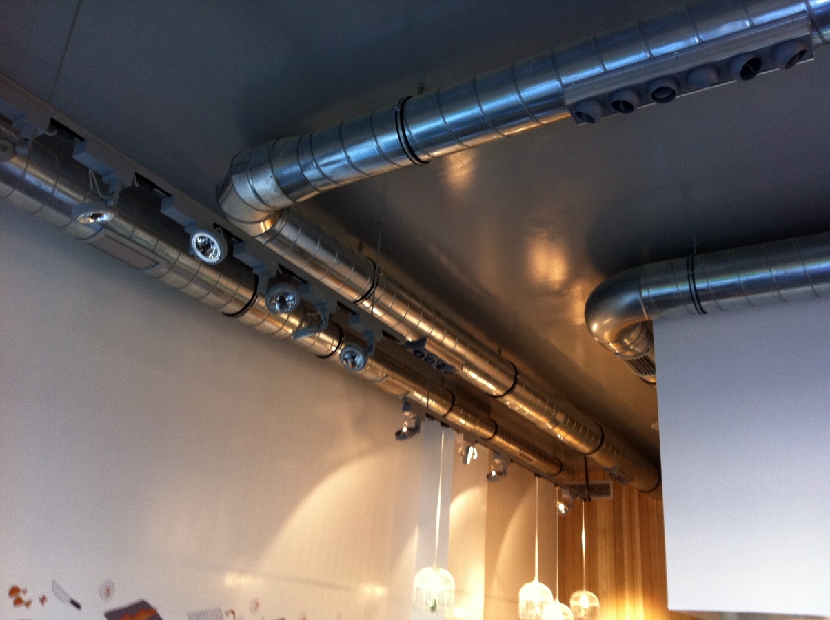 ILUMINACION Y CONDUCTOS A.A. RESTAURANTE JAPONES