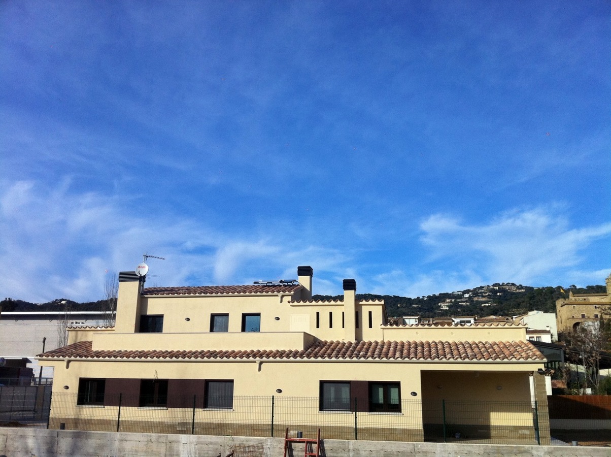 CONSTRUCCIO CASA UNIFAMILIAR 