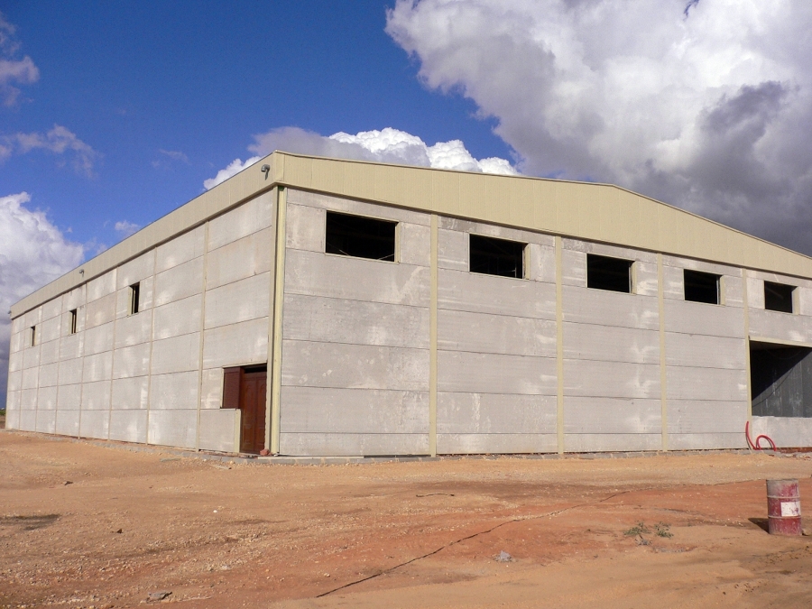Construccion Bodega en Las Mesas (Cuenca)